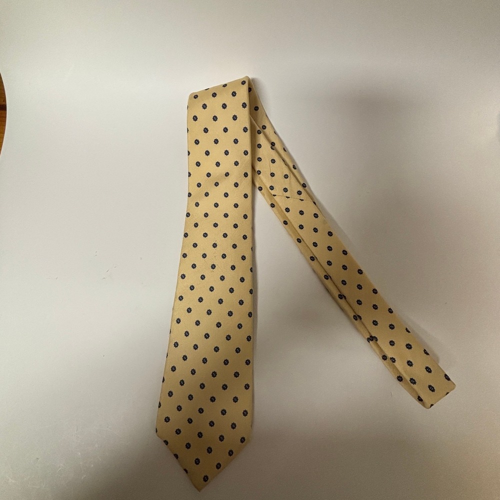 Bert Pulitzer Mens Silk Tie Yellow Floral Medallion Foulard Hand Printed USA‎